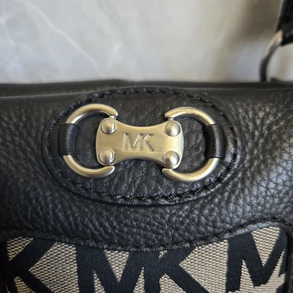 Michael Kors Black and Tan Shoulder Bag with Classic Design